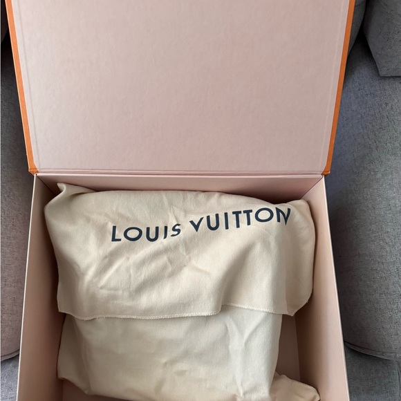 Louis Vuitton - Empreinte Montsouris Backpack - Turtledove - Picture 4 of 4